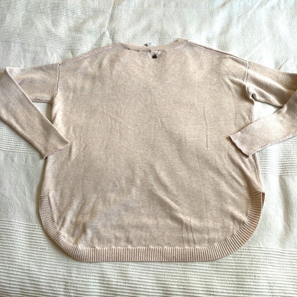 LOLE Oversized Cream Coloured V-Neck Sweater Size XS - Picture 8 of 9